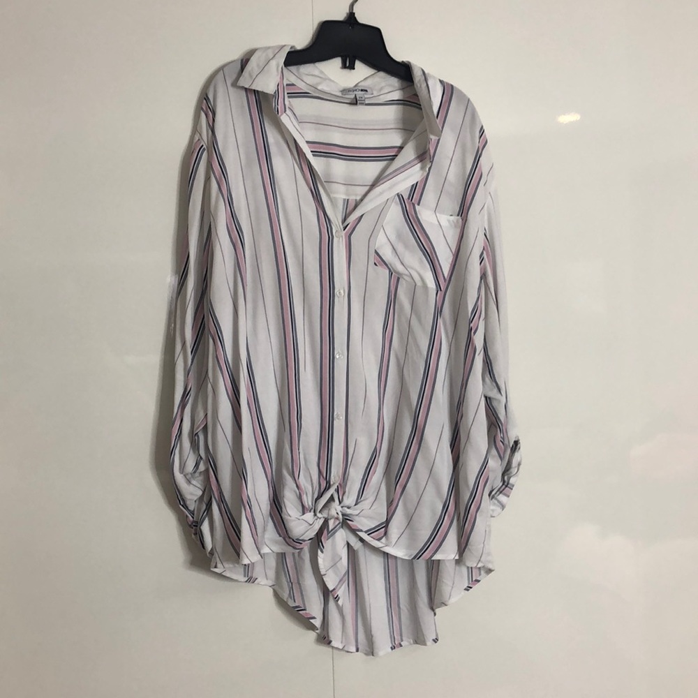 PLUS SIZE BUTTON DOWN